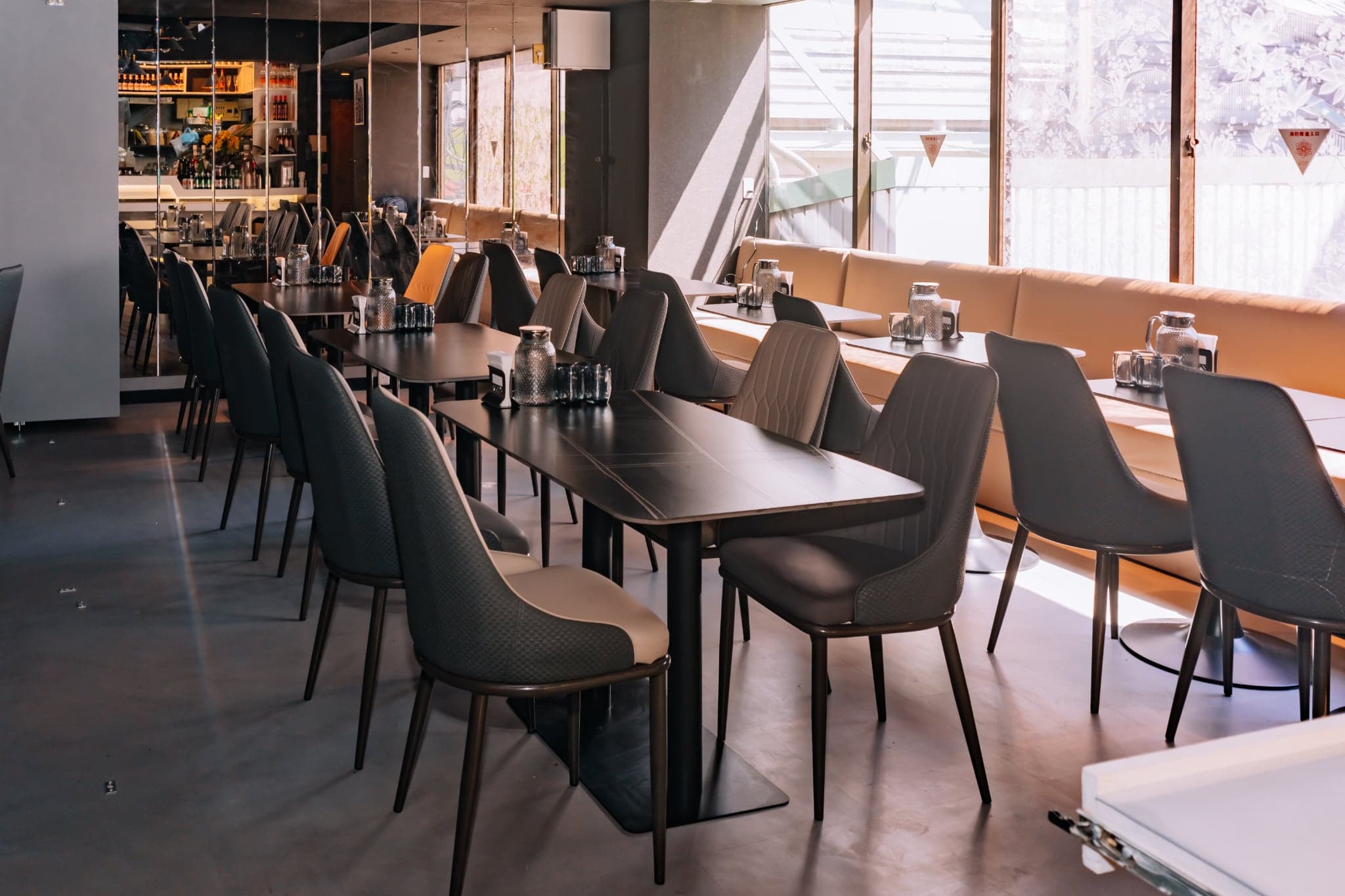 Relaxed dining space