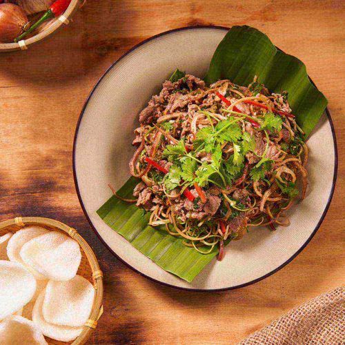 猪の肉とバナナの花和え